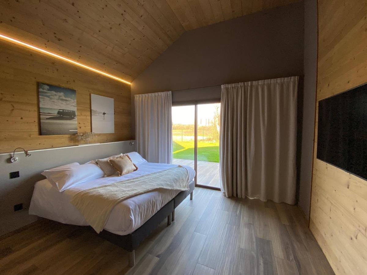 World Hotel Saint-Vulbas Esterno foto