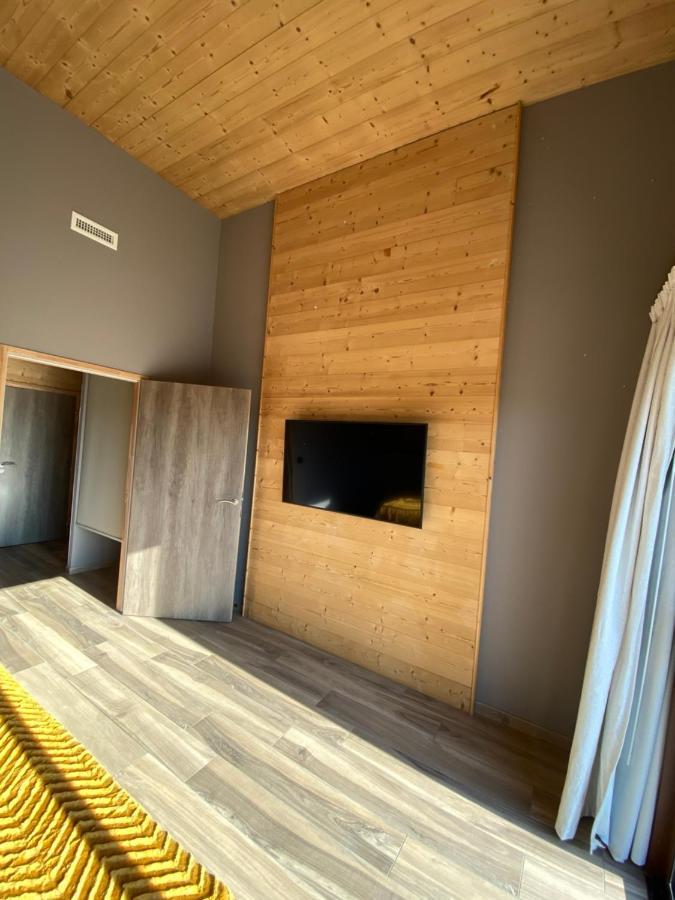 World Hotel Saint-Vulbas Esterno foto