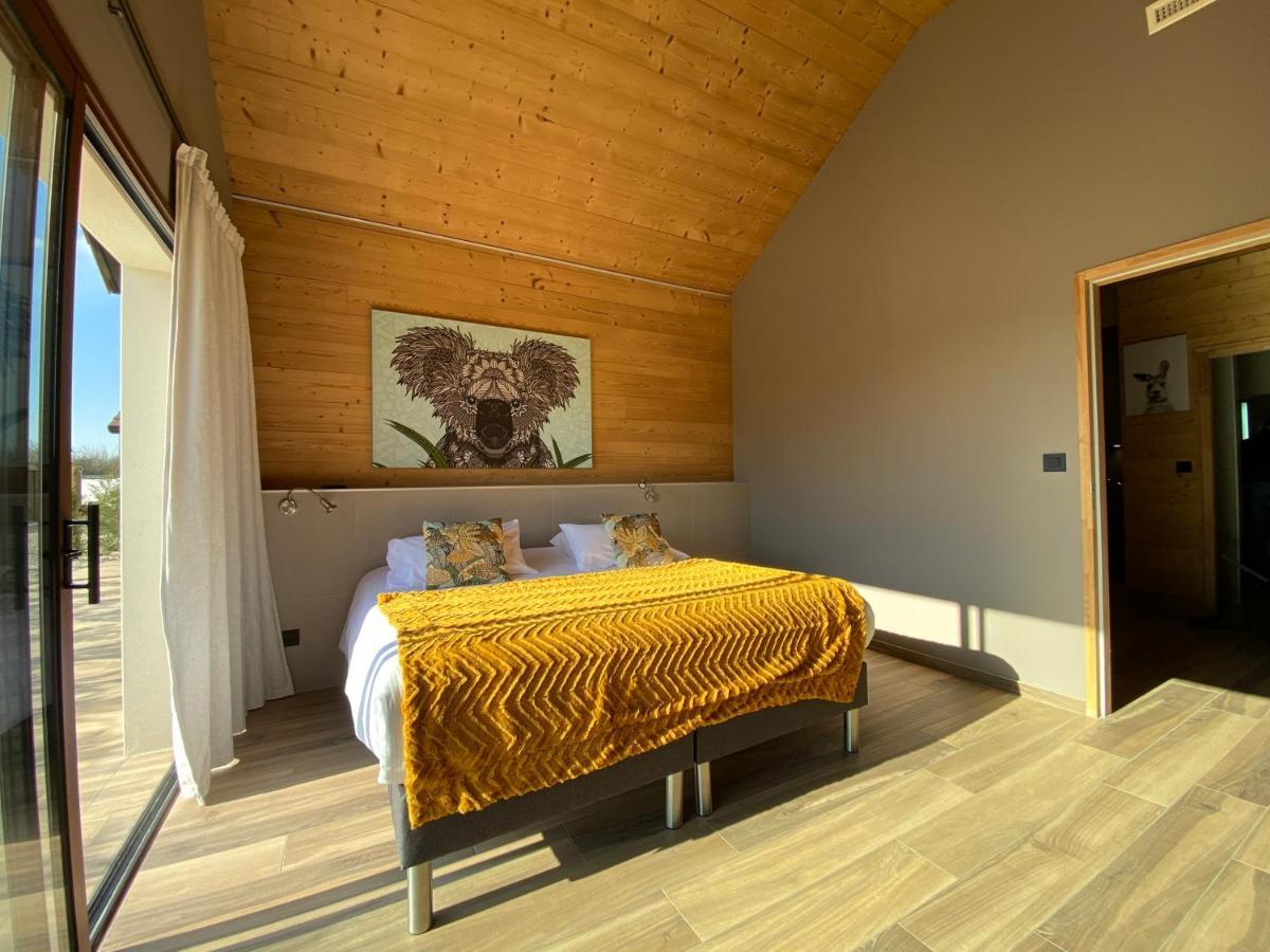 World Hotel Saint-Vulbas Esterno foto