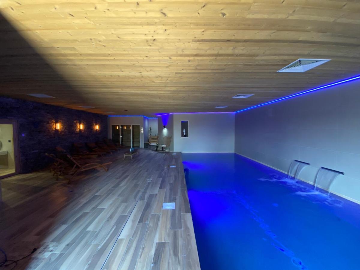 World Hotel Saint-Vulbas Esterno foto