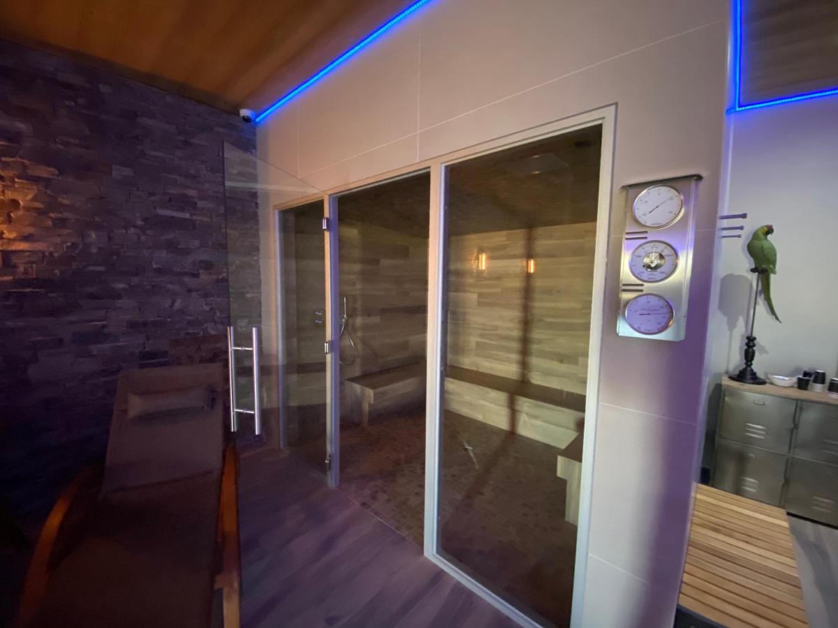 World Hotel Saint-Vulbas Esterno foto