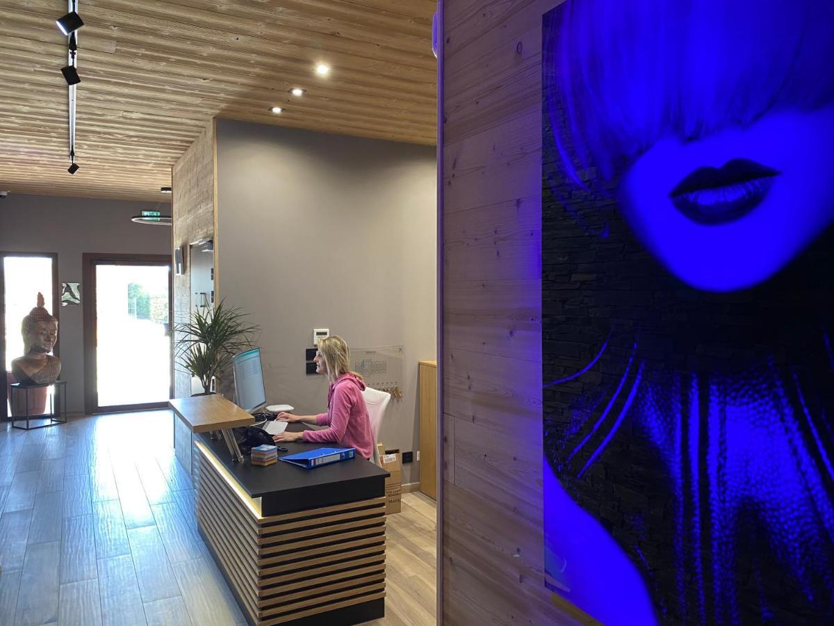 World Hotel Saint-Vulbas Esterno foto