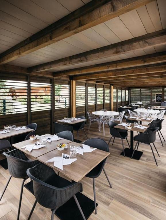 World Hotel Saint-Vulbas Esterno foto